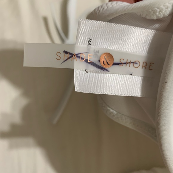 Shade shore white textured crocheted 36B - Picture 5 of 9